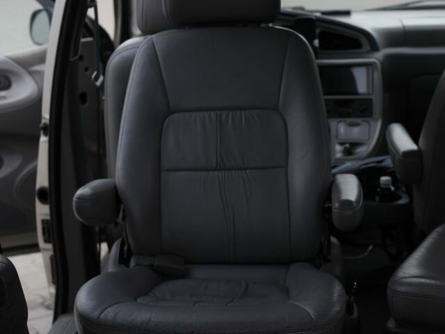 Серый Киа Карнивал, объемом двигателя 2.9 л и пробегом 3 тыс. км за 4599 $, фото 12 на Automoto.ua