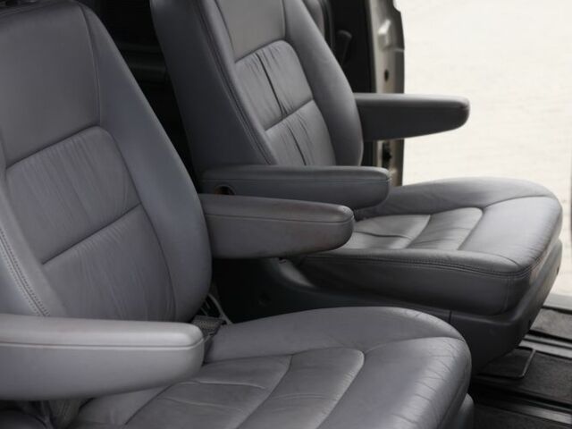 Серый Киа Карнивал, объемом двигателя 2.9 л и пробегом 3 тыс. км за 4599 $, фото 16 на Automoto.ua