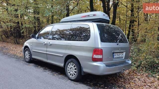 Серый Киа Карнивал, объемом двигателя 2.9 л и пробегом 413 тыс. км за 3700 $, фото 3 на Automoto.ua