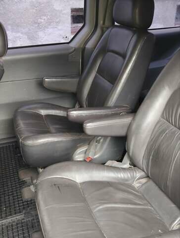 Серый Киа Карнивал, объемом двигателя 2.9 л и пробегом 270 тыс. км за 3450 $, фото 4 на Automoto.ua