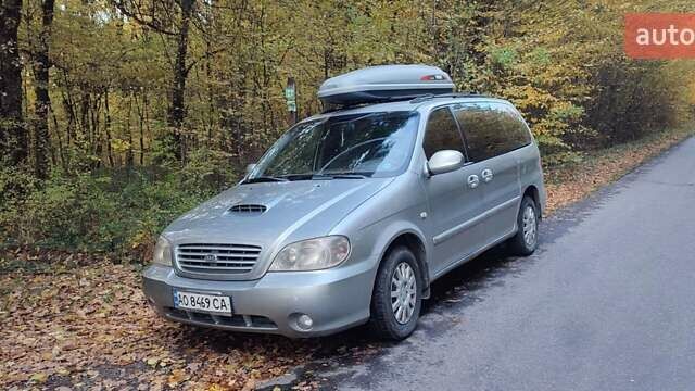 Серый Киа Карнивал, объемом двигателя 2.9 л и пробегом 413 тыс. км за 3700 $, фото 2 на Automoto.ua