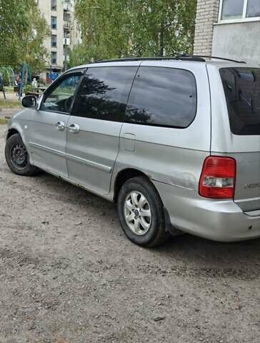 Серый Киа Карнивал, объемом двигателя 2.9 л и пробегом 270 тыс. км за 3450 $, фото 3 на Automoto.ua