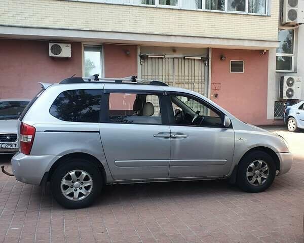 Серый Киа Карнивал, объемом двигателя 2.9 л и пробегом 330 тыс. км за 6200 $, фото 3 на Automoto.ua