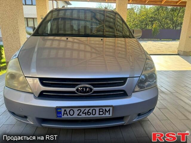 Серый Киа Карнивал, объемом двигателя 2.9 л и пробегом 180 тыс. км за 6500 $, фото 2 на Automoto.ua