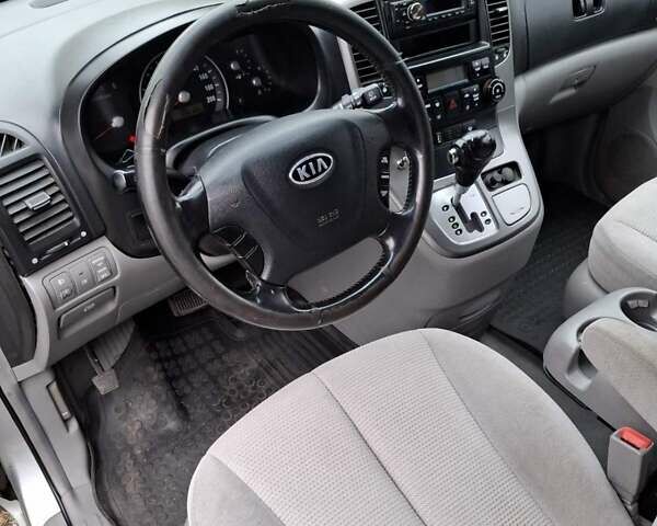 Серый Киа Карнивал, объемом двигателя 2.9 л и пробегом 336 тыс. км за 6300 $, фото 1 на Automoto.ua