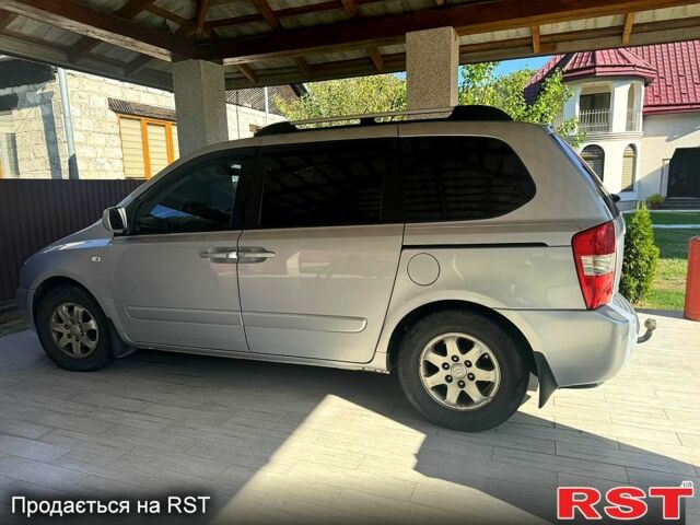 Серый Киа Карнивал, объемом двигателя 2.9 л и пробегом 180 тыс. км за 6500 $, фото 4 на Automoto.ua