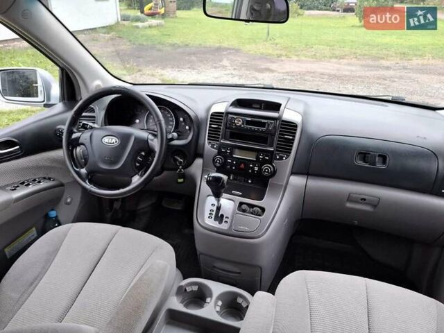 Серый Киа Карнивал, объемом двигателя 2.9 л и пробегом 336 тыс. км за 6300 $, фото 5 на Automoto.ua
