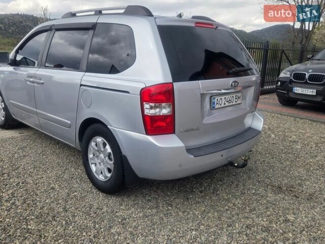 Сірий Кіа Карнівал, об'ємом двигуна 2.9 л та пробігом 202 тис. км за 4600 $, фото 5 на Automoto.ua