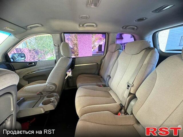 Серый Киа Карнивал, объемом двигателя 2.9 л и пробегом 180 тыс. км за 6500 $, фото 8 на Automoto.ua