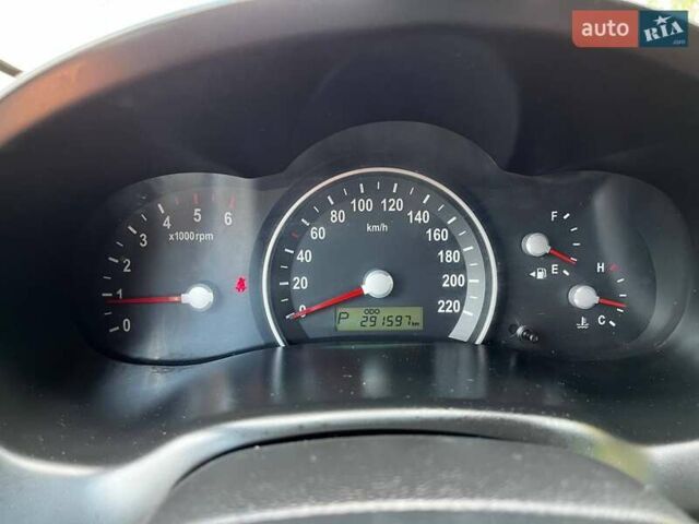 Серый Киа Карнивал, объемом двигателя 2.9 л и пробегом 292 тыс. км за 6500 $, фото 2 на Automoto.ua