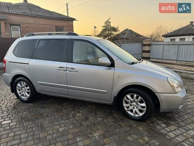 Серый Киа Карнивал, объемом двигателя 0 л и пробегом 239 тыс. км за 4300 $, фото 8 на Automoto.ua