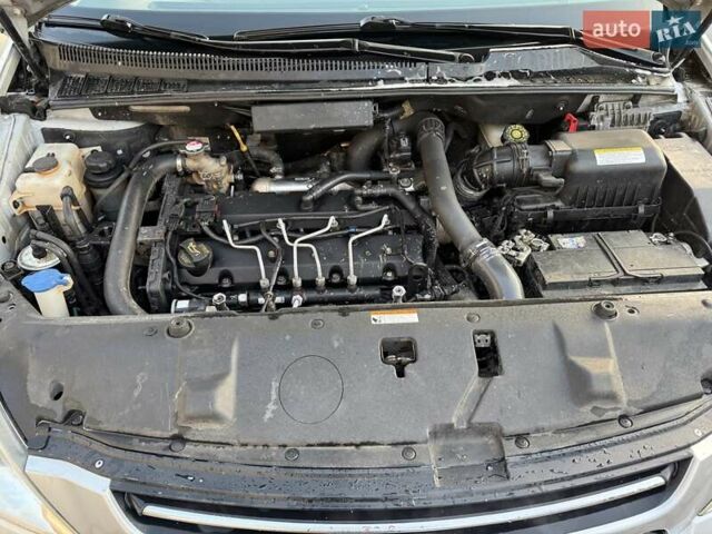 Серый Киа Карнивал, объемом двигателя 0 л и пробегом 239 тыс. км за 4300 $, фото 7 на Automoto.ua