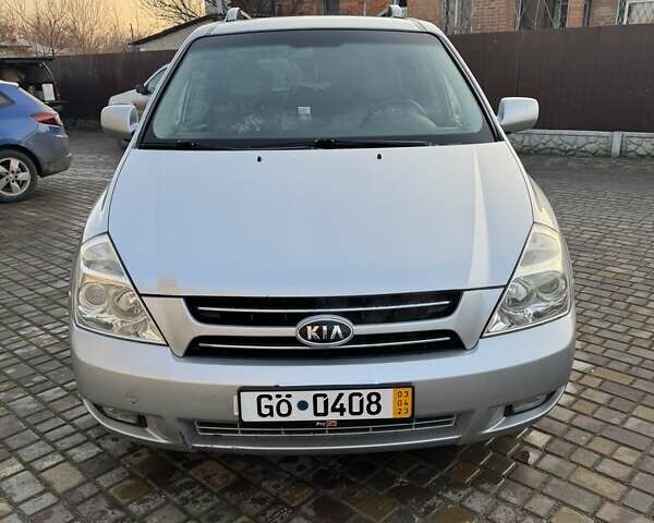 Серый Киа Карнивал, объемом двигателя 0 л и пробегом 239 тыс. км за 4300 $, фото 1 на Automoto.ua