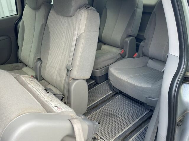 Серый Киа Карнивал, объемом двигателя 2.9 л и пробегом 407 тыс. км за 5900 $, фото 7 на Automoto.ua