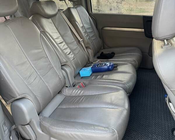 Серый Киа Карнивал, объемом двигателя 0 л и пробегом 239 тыс. км за 4300 $, фото 5 на Automoto.ua