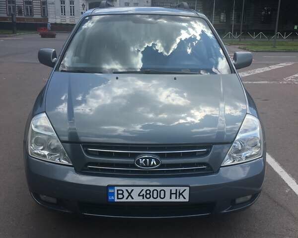 Серый Киа Карнивал, объемом двигателя 2.9 л и пробегом 292 тыс. км за 6500 $, фото 1 на Automoto.ua