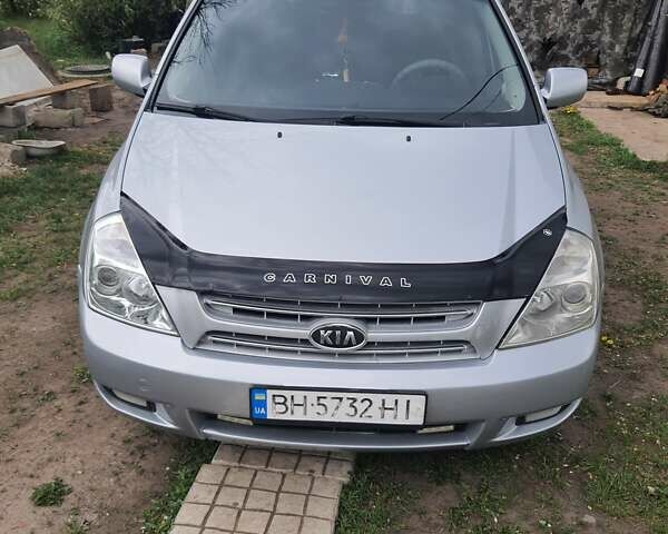 Серый Киа Карнивал, объемом двигателя 2.9 л и пробегом 318 тыс. км за 8500 $, фото 9 на Automoto.ua