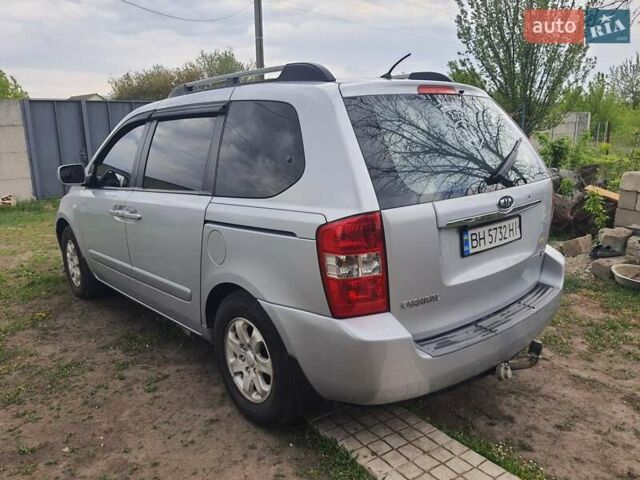 Серый Киа Карнивал, объемом двигателя 2.9 л и пробегом 318 тыс. км за 8500 $, фото 6 на Automoto.ua