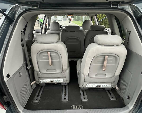 Серый Киа Карнивал, объемом двигателя 2.9 л и пробегом 354 тыс. км за 5450 $, фото 13 на Automoto.ua