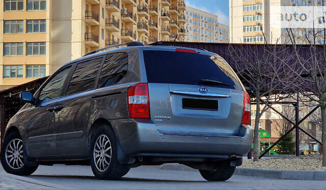 Серый Киа Карнивал, объемом двигателя 2.2 л и пробегом 273 тыс. км за 10800 $, фото 19 на Automoto.ua