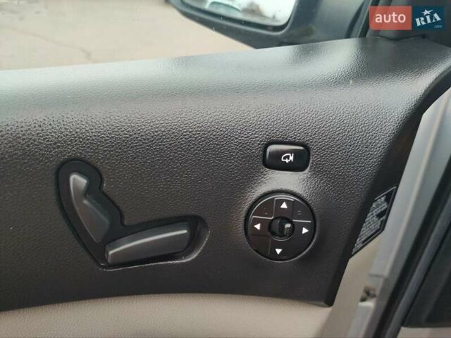 Серый Киа Карнивал, объемом двигателя 2.2 л и пробегом 174 тыс. км за 9999 $, фото 11 на Automoto.ua