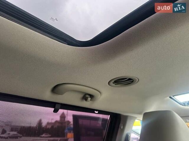 Серый Киа Карнивал, объемом двигателя 2.2 л и пробегом 221 тыс. км за 19999 $, фото 28 на Automoto.ua