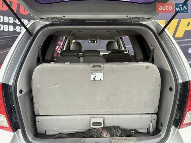 Серый Киа Карнивал, объемом двигателя 2.2 л и пробегом 264 тыс. км за 11000 $, фото 21 на Automoto.ua