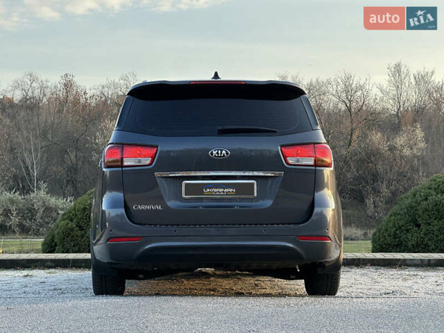 Сірий Кіа Карнівал, об'ємом двигуна 2.2 л та пробігом 187 тис. км за 17400 $, фото 6 на Automoto.ua