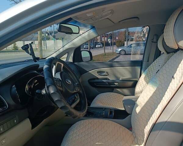 Серый Киа Карнивал, объемом двигателя 2.2 л и пробегом 181 тыс. км за 22450 $, фото 6 на Automoto.ua