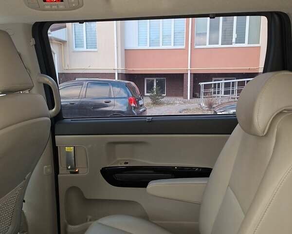 Серый Киа Карнивал, объемом двигателя 2.2 л и пробегом 83 тыс. км за 27000 $, фото 52 на Automoto.ua