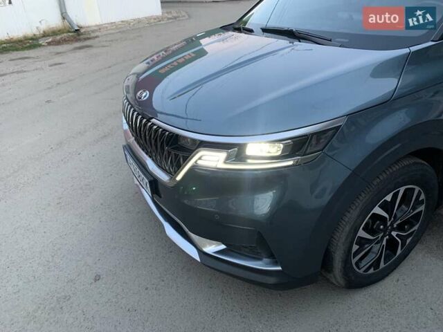 Серый Киа Карнивал, объемом двигателя 2.15 л и пробегом 81 тыс. км за 30950 $, фото 5 на Automoto.ua