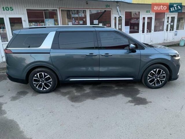 Серый Киа Карнивал, объемом двигателя 2.15 л и пробегом 81 тыс. км за 30950 $, фото 3 на Automoto.ua