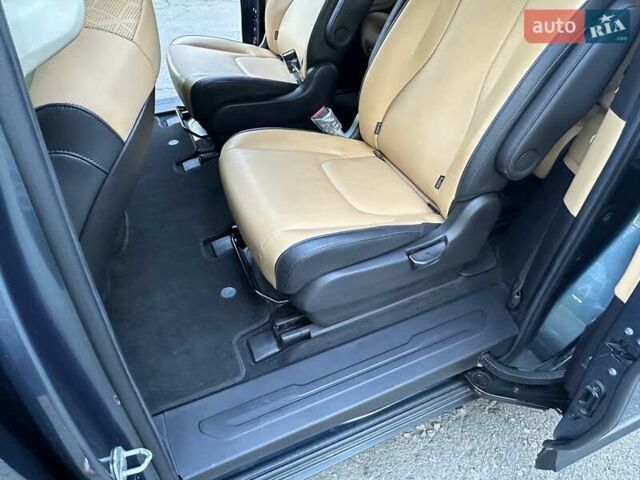 Серый Киа Карнивал, объемом двигателя 2.15 л и пробегом 186 тыс. км за 31500 $, фото 72 на Automoto.ua