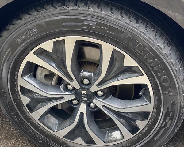 Серый Киа Карнивал, объемом двигателя 2.15 л и пробегом 158 тыс. км за 35500 $, фото 7 на Automoto.ua