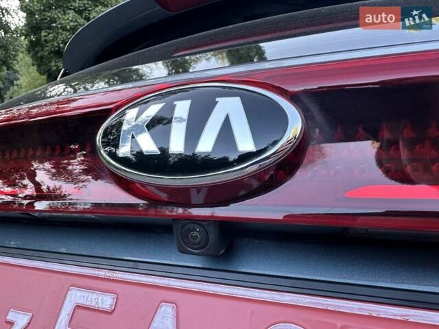 Серый Киа Карнивал, объемом двигателя 2.15 л и пробегом 186 тыс. км за 31500 $, фото 76 на Automoto.ua