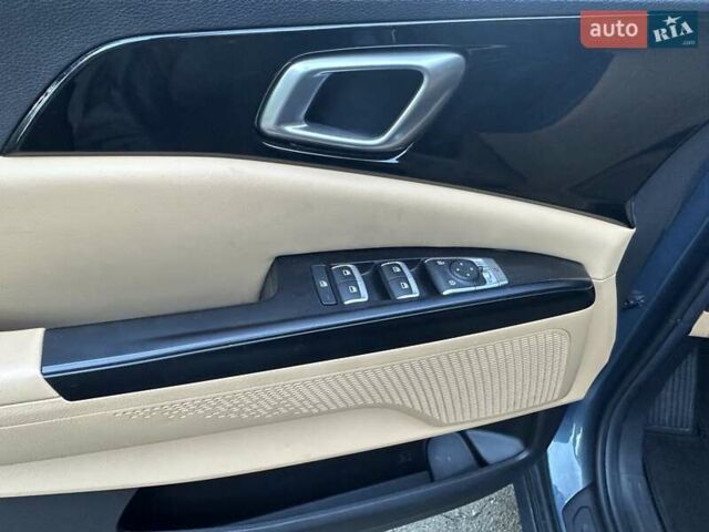 Серый Киа Карнивал, объемом двигателя 2.15 л и пробегом 186 тыс. км за 31500 $, фото 59 на Automoto.ua