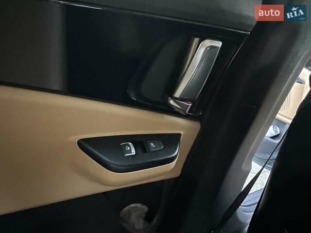 Серый Киа Карнивал, объемом двигателя 2.15 л и пробегом 186 тыс. км за 31500 $, фото 61 на Automoto.ua