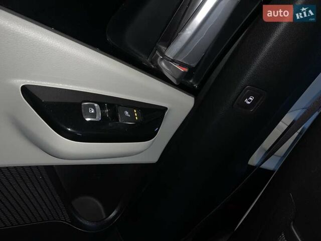 Серый Киа Карнивал, объемом двигателя 2.15 л и пробегом 81 тыс. км за 30950 $, фото 18 на Automoto.ua