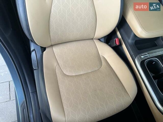 Серый Киа Карнивал, объемом двигателя 2.15 л и пробегом 186 тыс. км за 31500 $, фото 31 на Automoto.ua