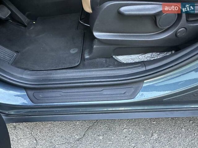 Серый Киа Карнивал, объемом двигателя 2.15 л и пробегом 186 тыс. км за 31500 $, фото 35 на Automoto.ua