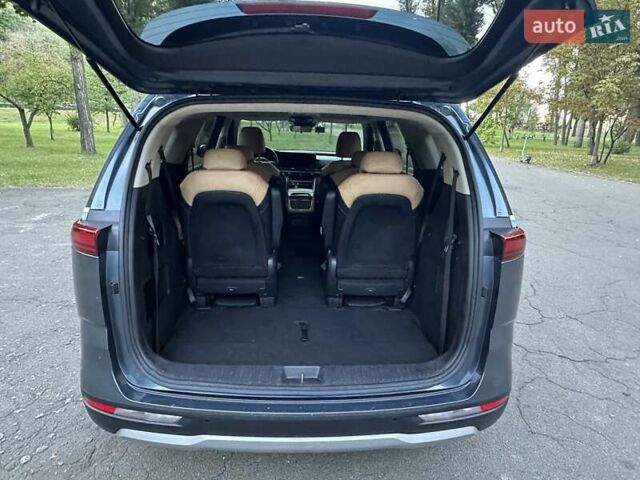 Серый Киа Карнивал, объемом двигателя 2.15 л и пробегом 186 тыс. км за 31500 $, фото 17 на Automoto.ua