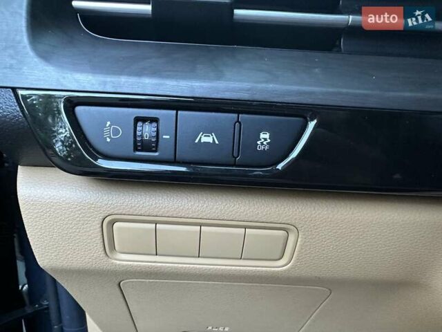 Серый Киа Карнивал, объемом двигателя 2.15 л и пробегом 186 тыс. км за 31500 $, фото 56 на Automoto.ua