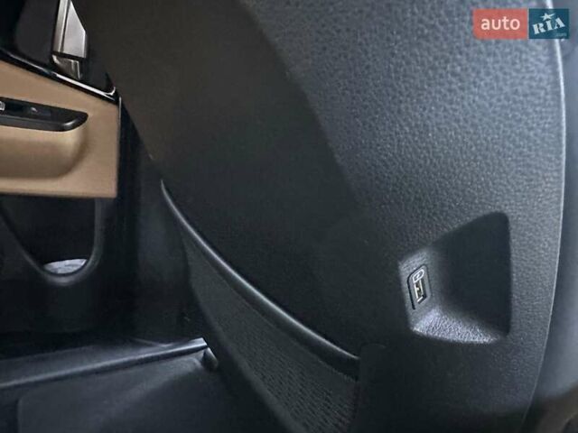 Серый Киа Карнивал, объемом двигателя 2.15 л и пробегом 186 тыс. км за 31500 $, фото 62 на Automoto.ua