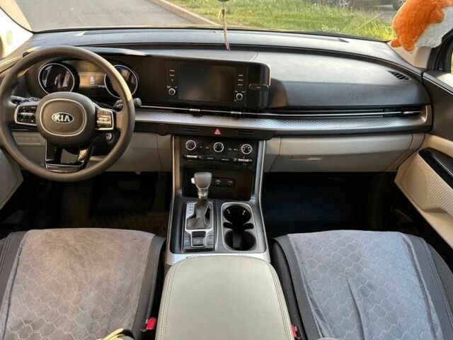 Серый Киа Карнивал, объемом двигателя 2.2 л и пробегом 153 тыс. км за 25000 $, фото 9 на Automoto.ua
