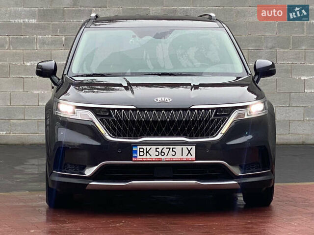 Серый Киа Карнивал, объемом двигателя 2.2 л и пробегом 147 тыс. км за 35500 $, фото 1 на Automoto.ua