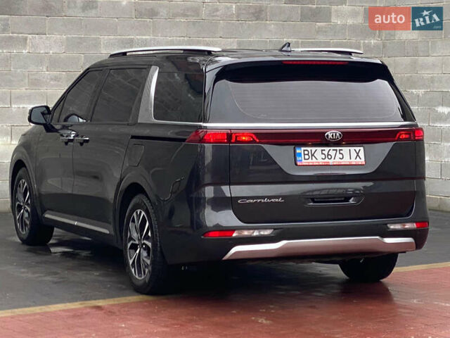Серый Киа Карнивал, объемом двигателя 2.2 л и пробегом 147 тыс. км за 35500 $, фото 5 на Automoto.ua