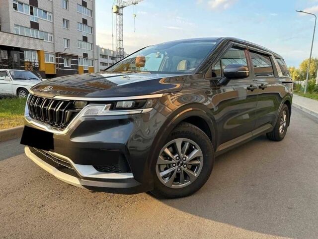 Серый Киа Карнивал, объемом двигателя 2.2 л и пробегом 153 тыс. км за 25000 $, фото 2 на Automoto.ua