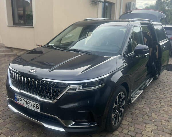 Серый Киа Карнивал, объемом двигателя 2.15 л и пробегом 79 тыс. км за 43000 $, фото 1 на Automoto.ua