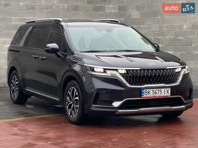 Серый Киа Карнивал, объемом двигателя 2.2 л и пробегом 147 тыс. км за 35500 $, фото 2 на Automoto.ua