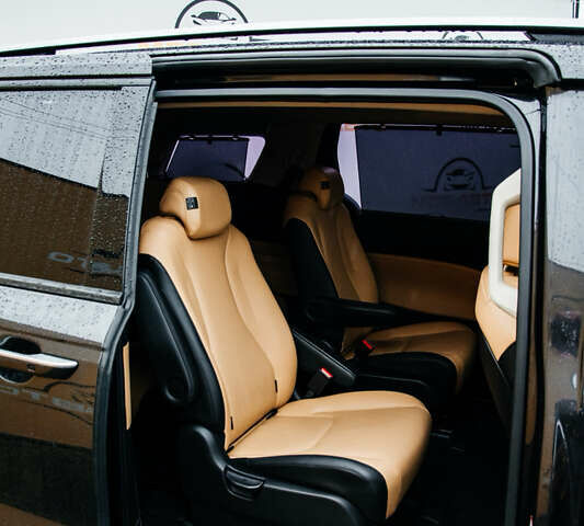 Сірий Кіа Карнівал, об'ємом двигуна 2.2 л та пробігом 147 тис. км за 33999 $, фото 92 на Automoto.ua